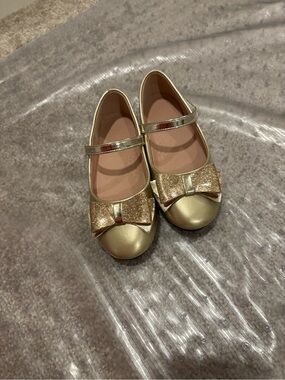 Girls Gold Mary Jane Ballet Flats with Glitter Bow